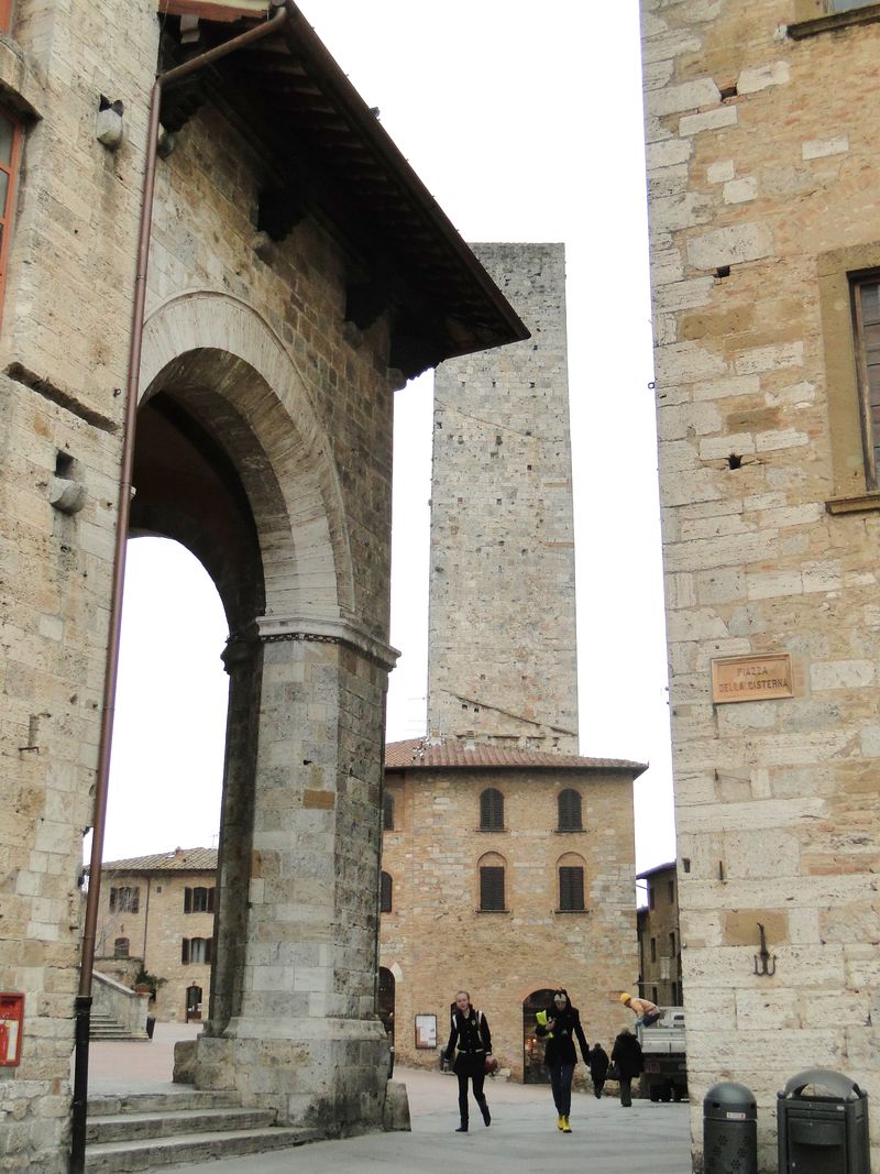 Arches Gimignano